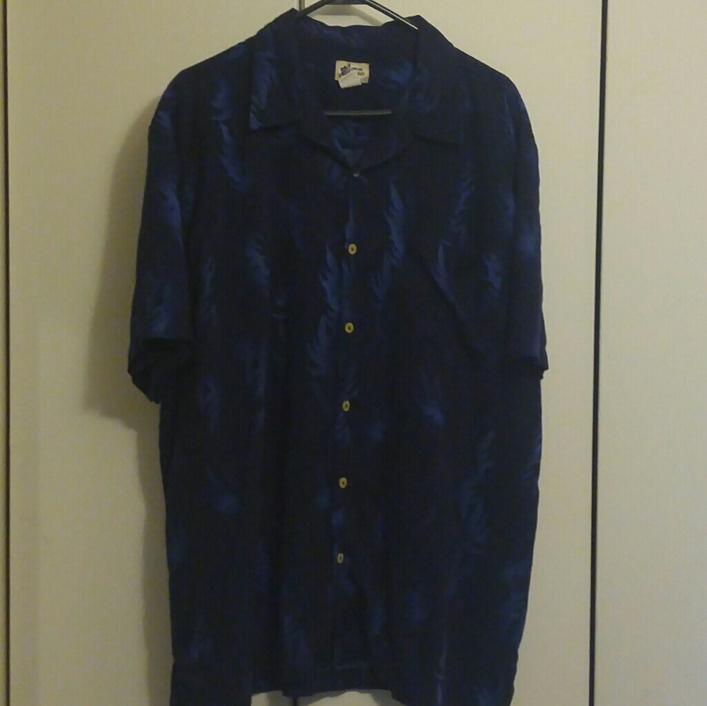 Cherokee Waikiki Wear ukulele Hawaiian shirt